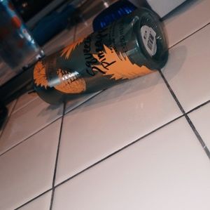 Meet your Posher, Ella